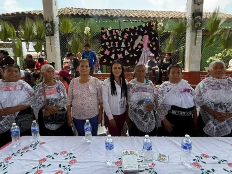 Ayuntamiento de Zacatlán festeja a las mamás de colonias, barrios y juntas auxiliares