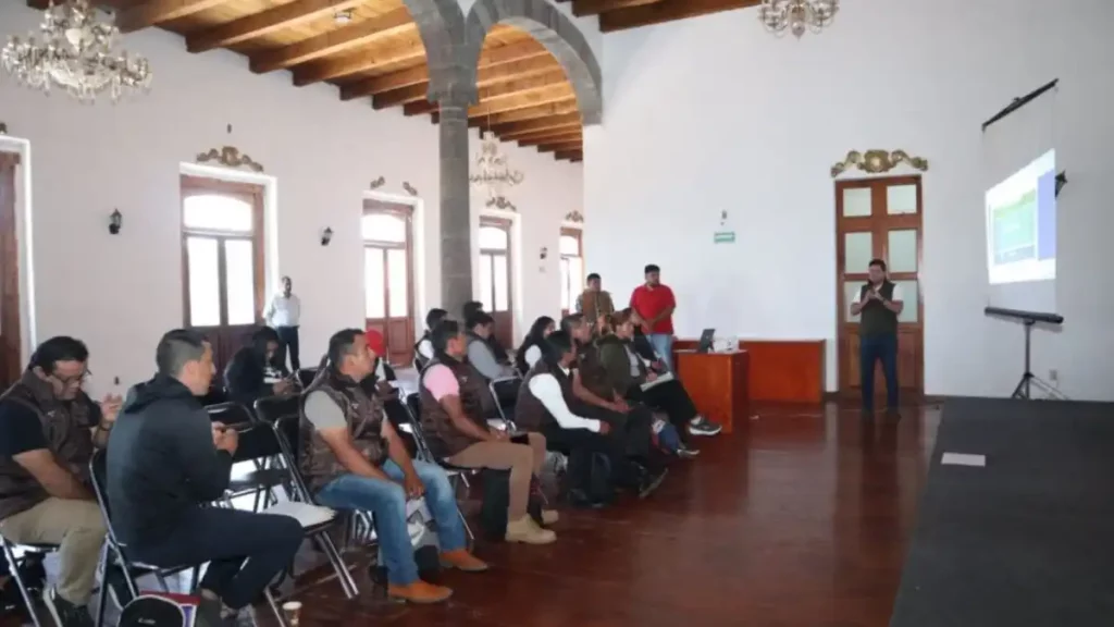 Capacitan a presidentes auxiliares de Zacatlán