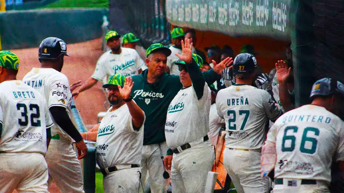 Russell Vásquez celebra los resultados de Pericos de Puebla en su 83 aniversario 