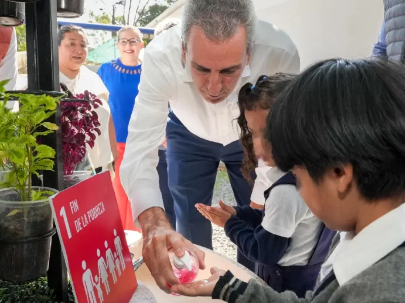 Atestigua Pepe Chedraui donación de captador pluvial en el Preescolar Jorge Murad Macluf
