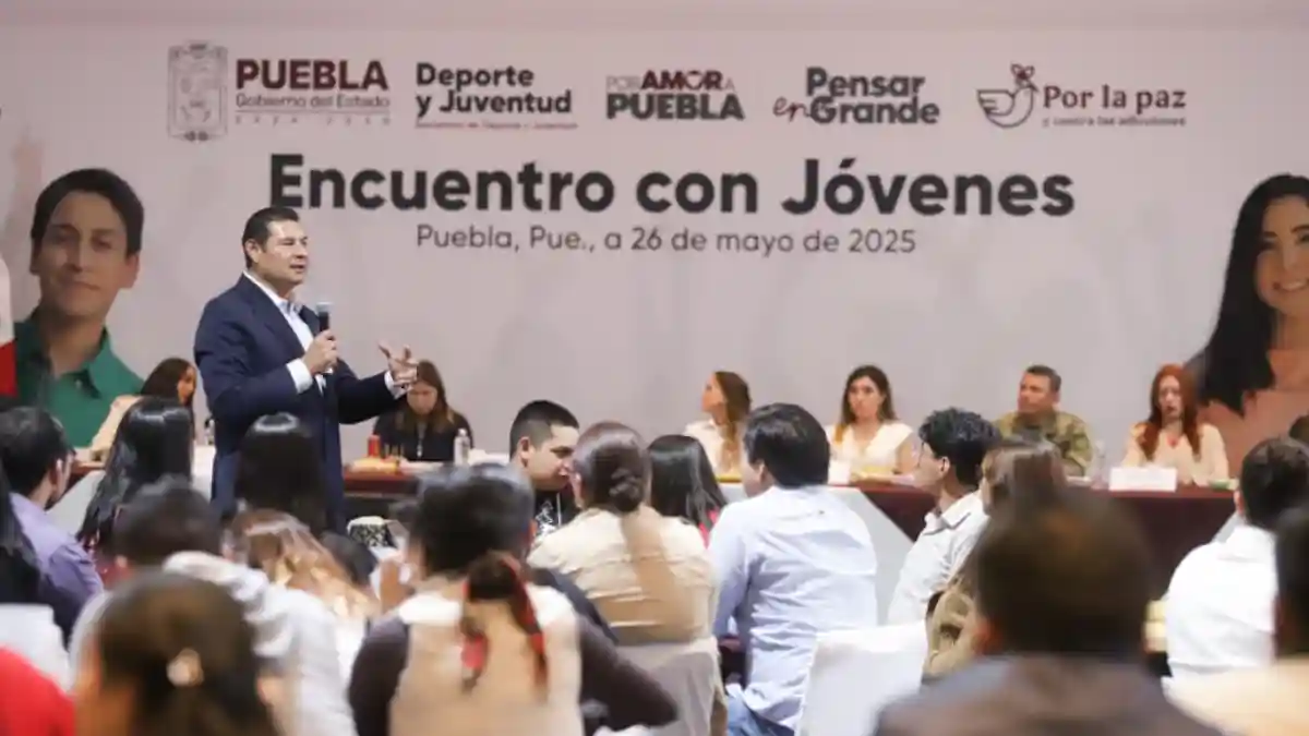 Jóvenes, el motor para la transformación de Puebla: Alejandro Armenta