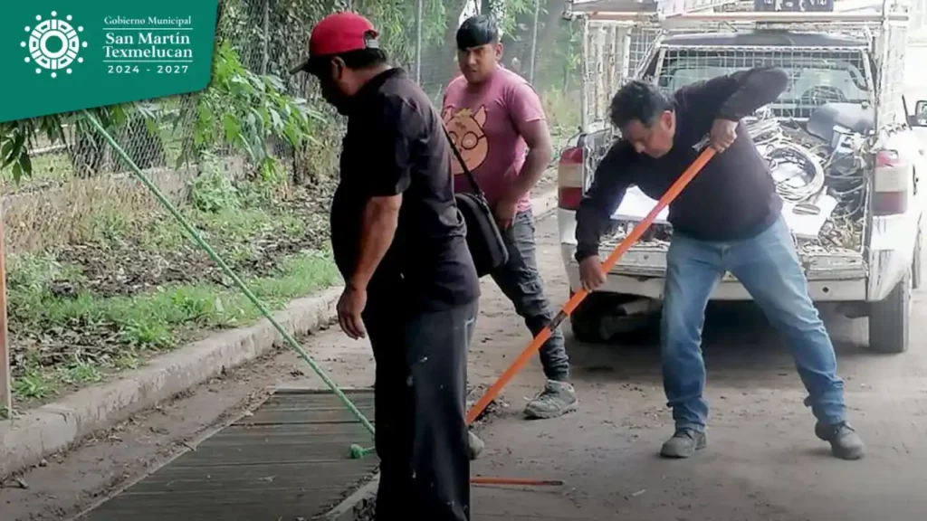 Servicios públicos y SOSAPATEX realizan limpieza en la red de alcantarillado y drenaje de Texmelucan