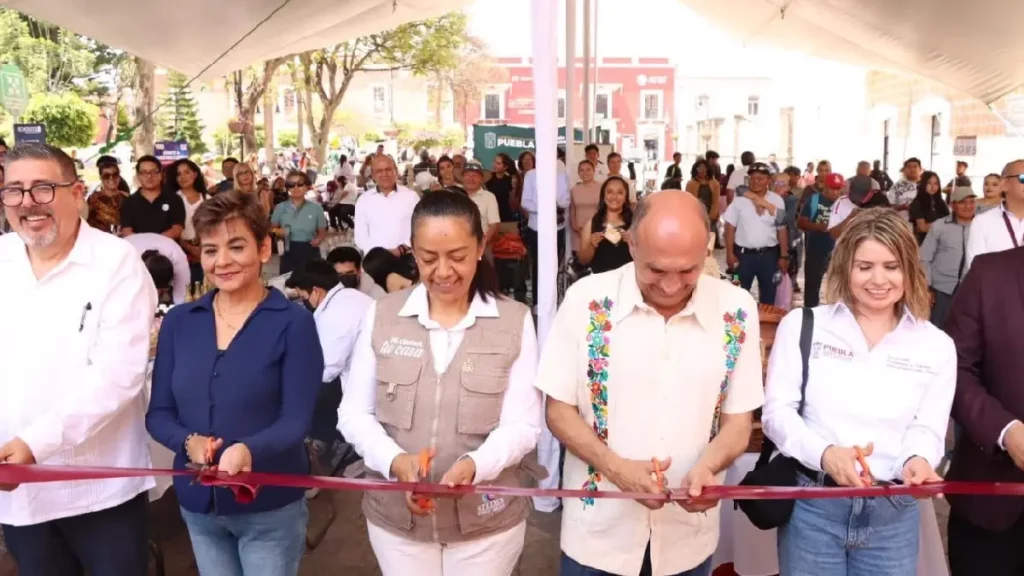 Ariadna Ayala y gobierno de Puebla inauguran con éxito Feria del Trabajo en Atlixco
