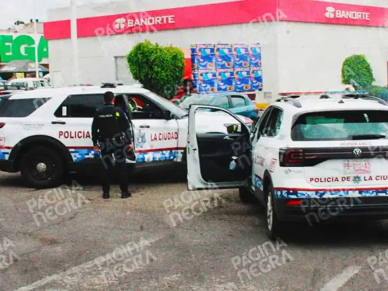 Delincuentes roban más de 15 mil pesos a cuentahabiente de banco en Plaza Loreto, Puebla