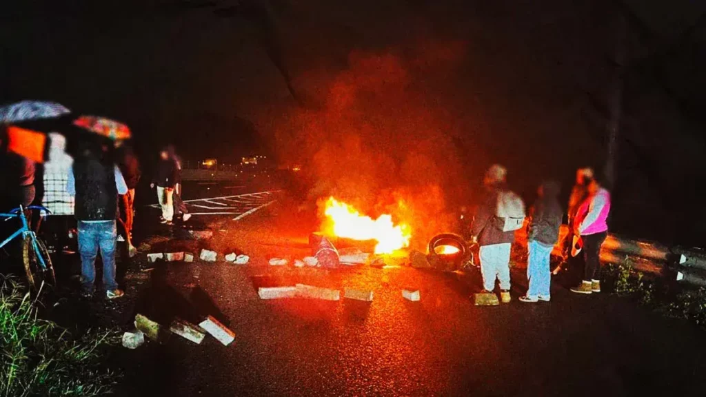 Pobladores de Xoxtla reabren la autopista México-Puebla tras bloqueo; continuará diálogo con autoridades