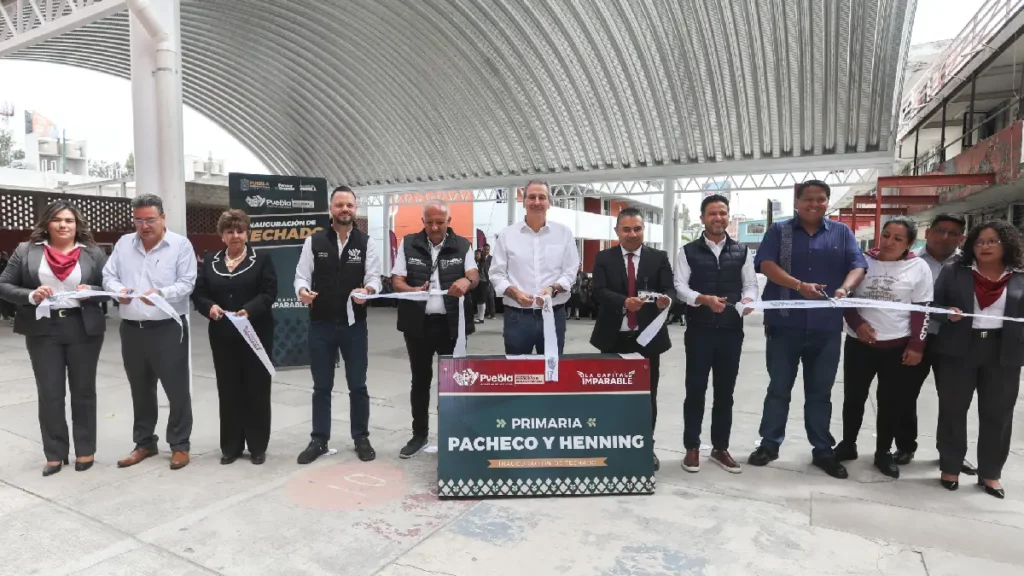 Entregó Pepe Chedraui techado escolar en la Primaria Pacheco y Henning