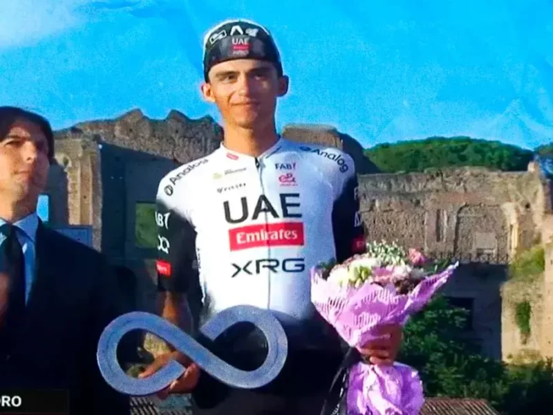Isaac del Toro es subcampeón del Giro de Italia 2025; recibe bendición del Papa 