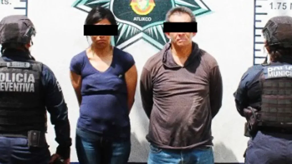 La Secretaría de Seguridad Ciudadana de Atlixco, intercepta vehículo con reporte de robo y asegura arma de fuego