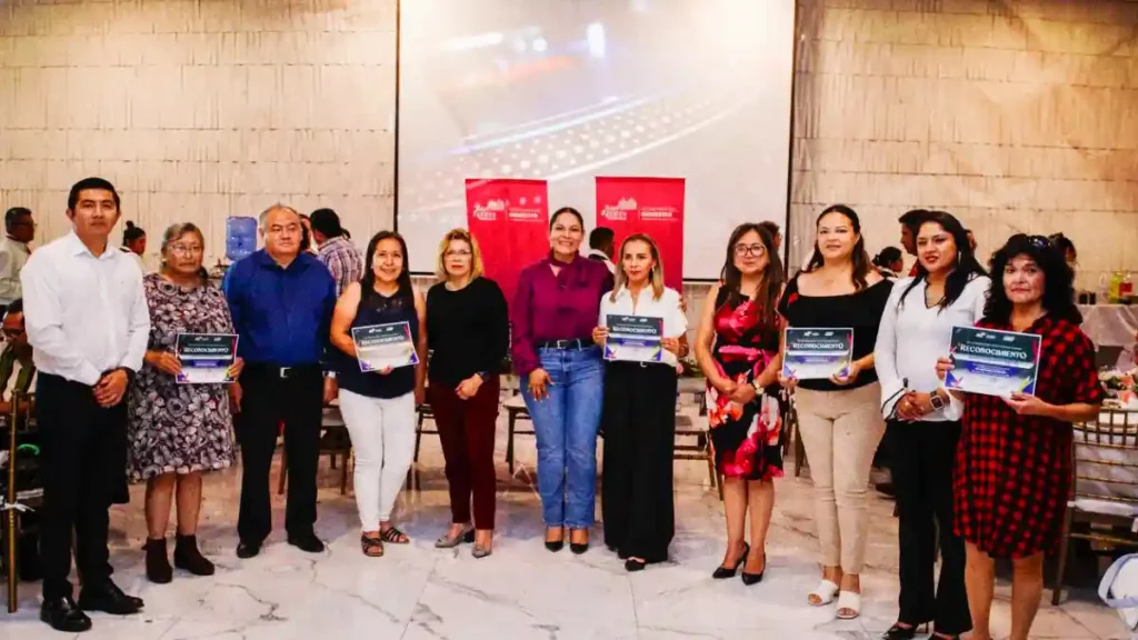 Reconoce Lupita Cuautle a las y los docentes de San Andrés Cholula