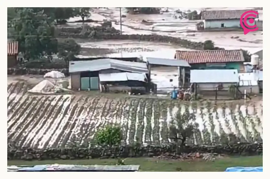 Cae tromba en Chignahuapan y deja bajo el agua a la comunidad de Ajolotla