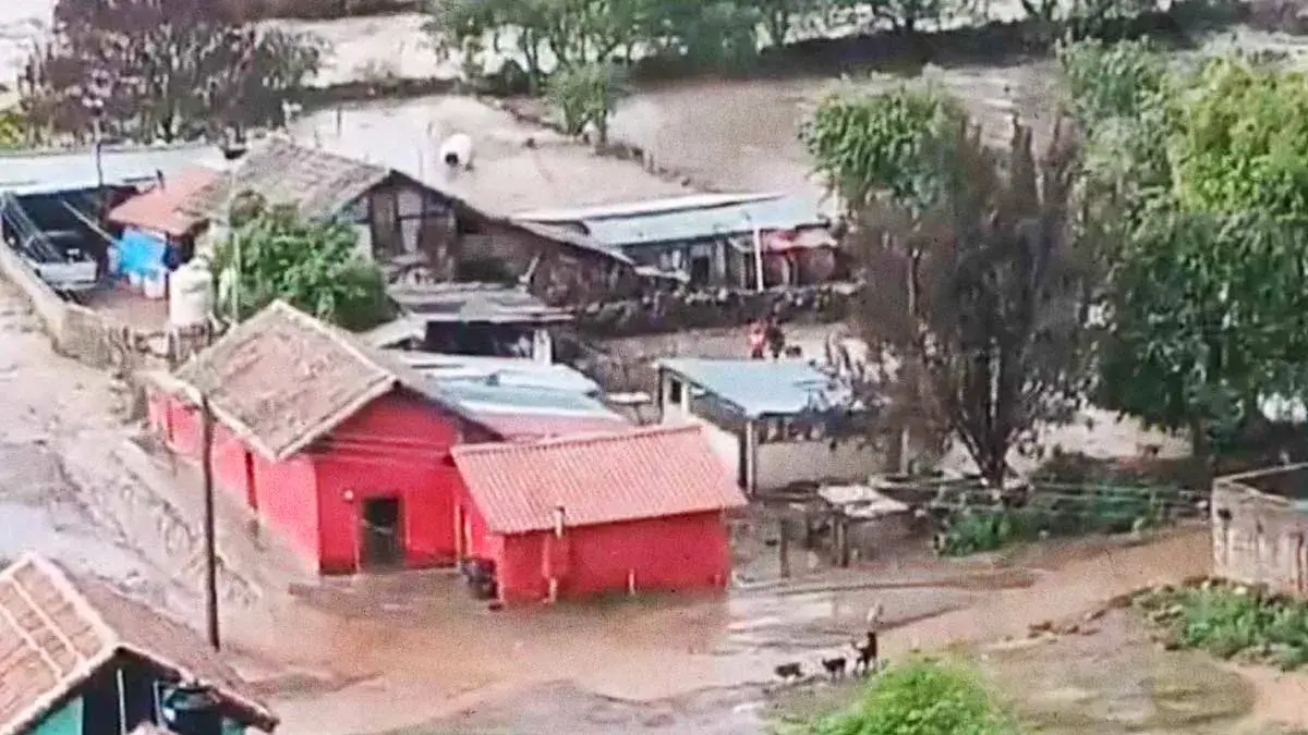 Cae tromba en Chignahuapan y deja bajo el agua a la comunidad de Ajolotla
