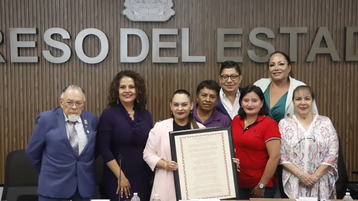 Comisión de Cultura del Congreso rinde homenaje a la poeta chilena Gabriela Mistral
