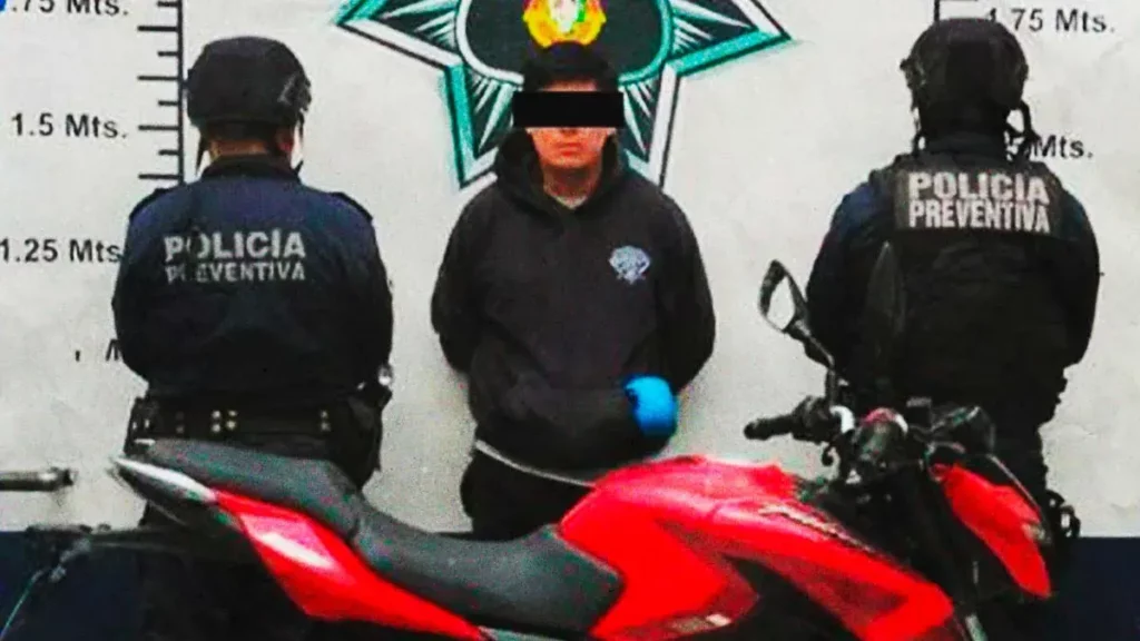 Policías municipales de Atlixco detienen a hombre que robo una motocicleta