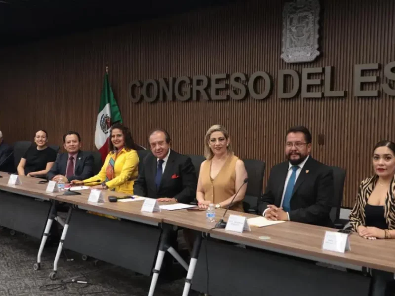 Entregan en el Congreso del Estado galardones por Aniversario del Barrio del Artista