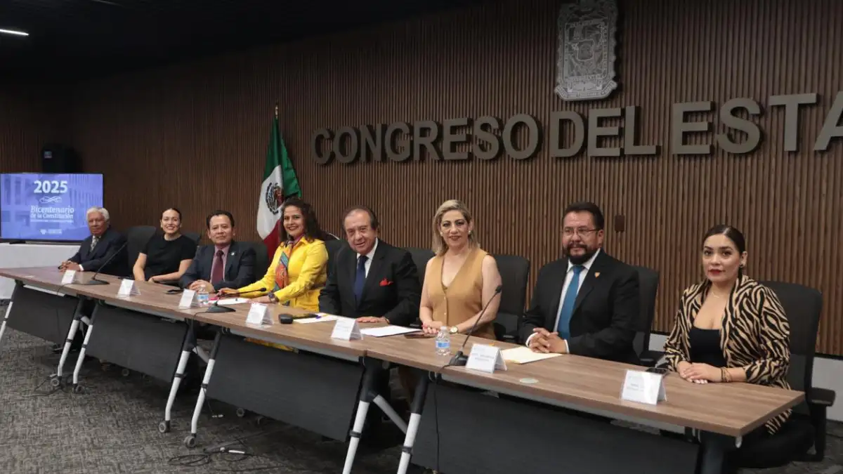 Entregan en el Congreso del Estado galardones por Aniversario del Barrio del Artista