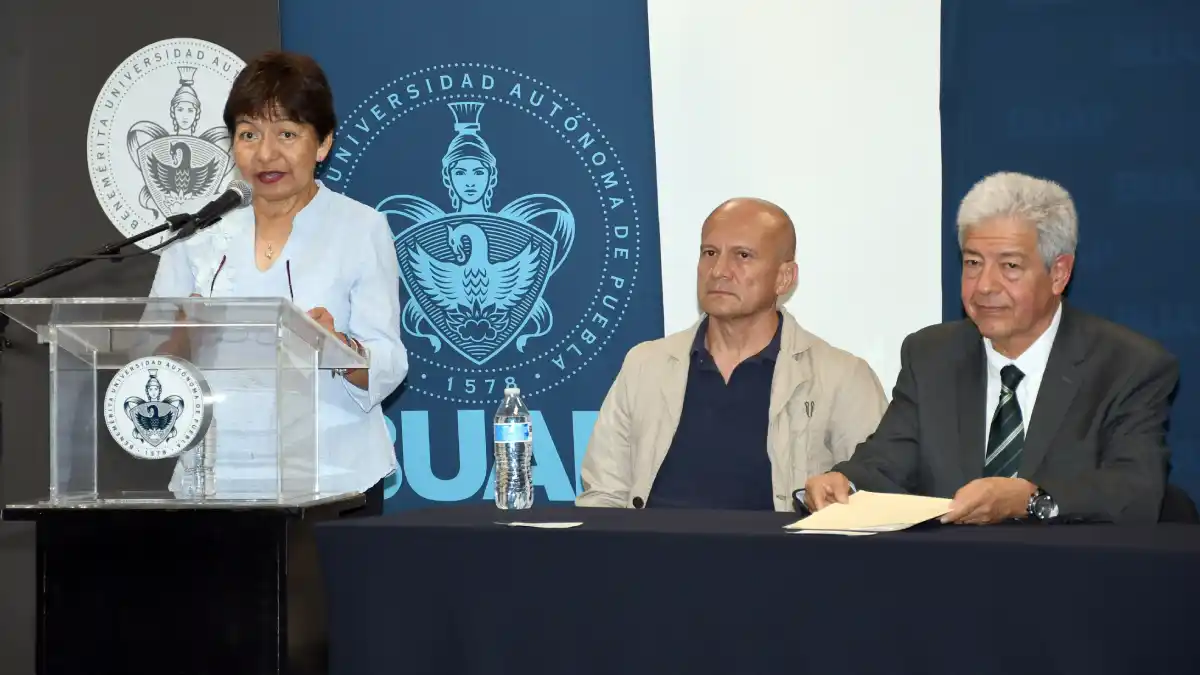 Reconoce la Rectora Lilia Cedillo el crecimiento y consolidación del IFUAP