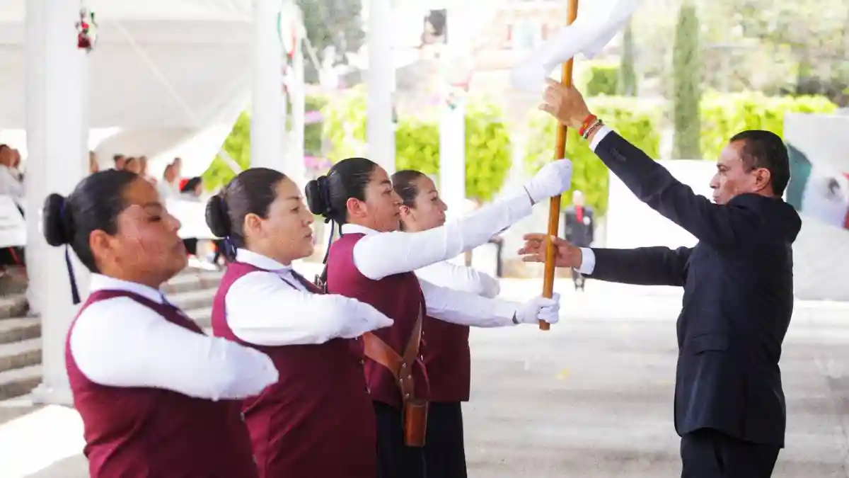 Concurso Estatal de Escoltas en la categoría de Madres y Padres de Familia de San Andrés Cholula