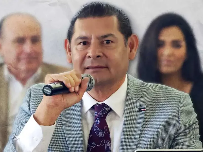 Alejandro Armenta reprocha modificación de Ley Chaleco y pide a motociclistas ser responsables