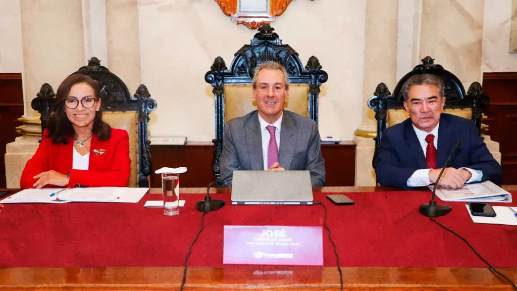 Cabildo de Puebla avala reforma constitucional para eliminar brecha salarial