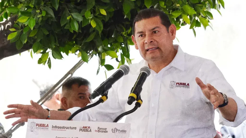 Alejandro Armenta pide investigar irregularidades en obras morenovallistas