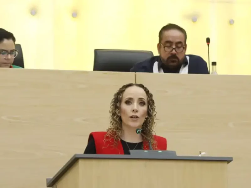 Impulsan en el Congreso iniciativa para proteger abejas y evitar riesgos en zonas urbanas
