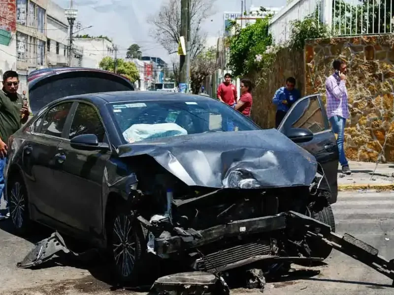 Durante abril de 2025, se registraron en promedio 14 accidentes viales diario en Puebla capital