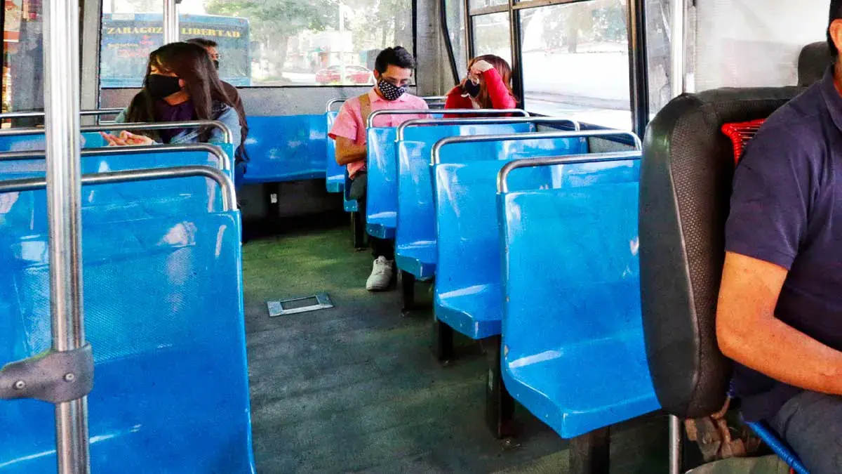 Choferes del transporte público en Puebla recibirán incentivo por chatarrizar sus unidades  