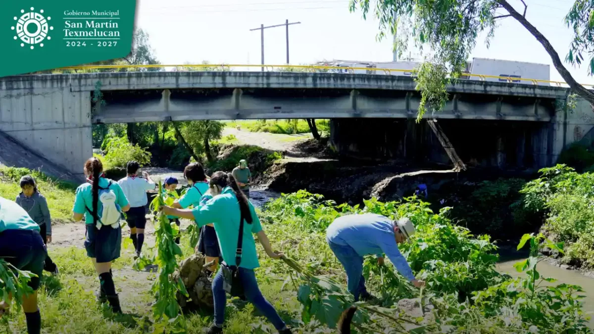 Gobierno de Texmelucan realiza faena comunitaria en el Río Atoyac