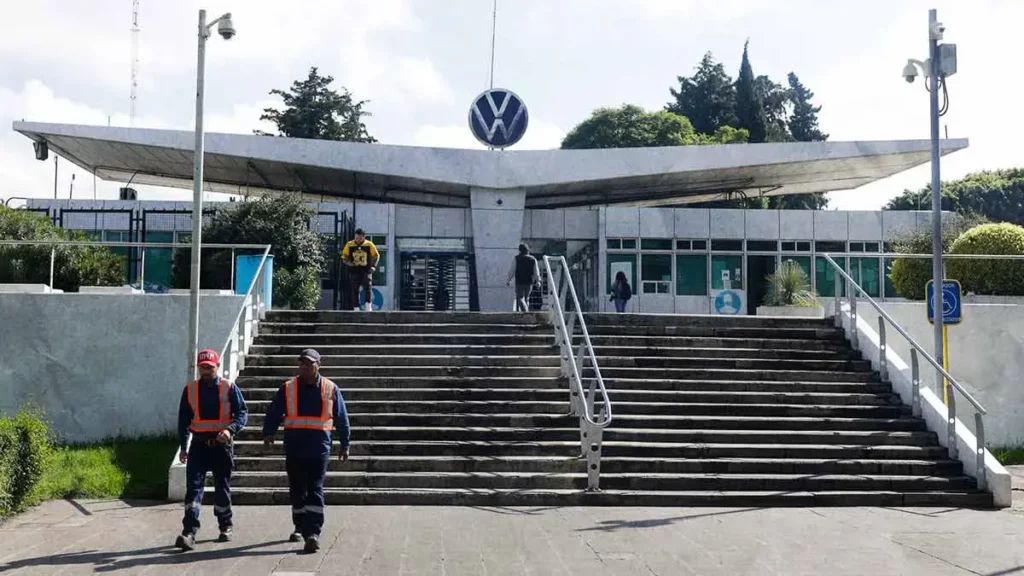Ayuntamiento de Cuautlancingo condona deuda fiscal millonaria a la empresa Volkswagen 