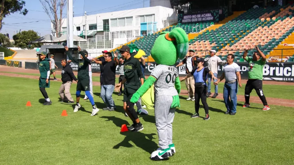 El IMDP y Pericos de Puebla realizan una clínica deportiva
