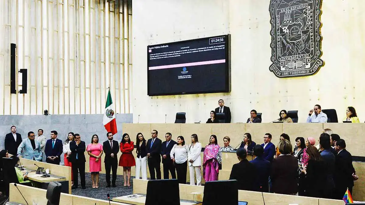 Aprobación de la Ley contra el Ciberasedio provoca confrontación entre diputadas en Congreso de Puebla 