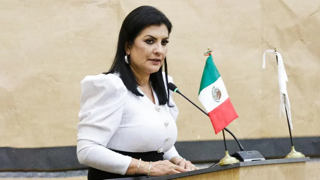 Por ir al baño, Delfina Pozos votó a favor de tipificar el ciberasedio en Puebla 