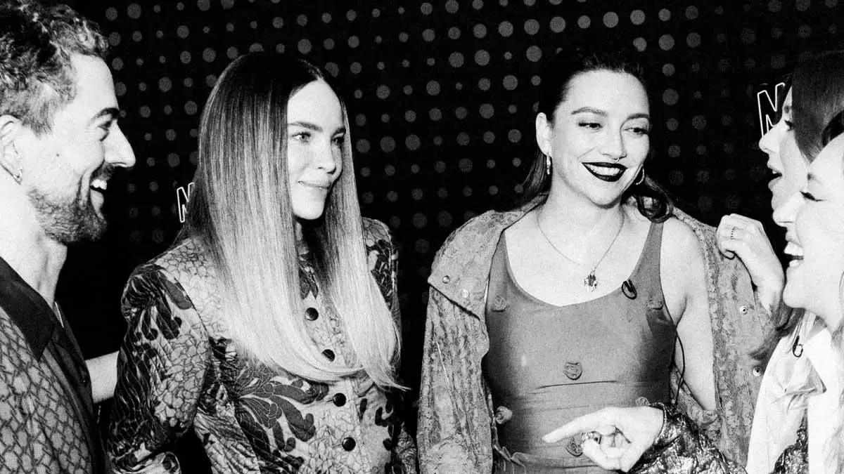 Belinda y Regina Blandón se besan en “Mentiras, la serie”; así reaccionan los fanáticos  