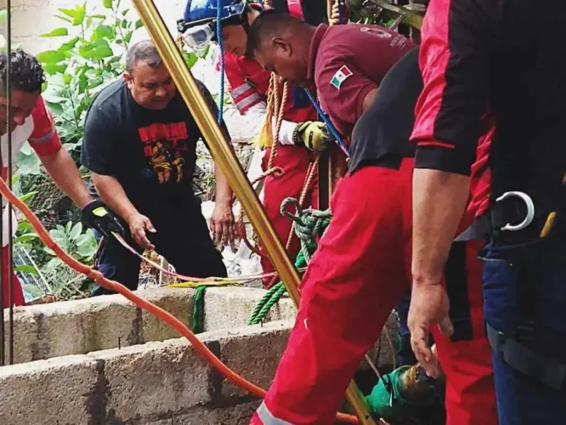 Hombres cayeron a un pozo de 20 metros tras riña en Tehuacán; uno murió
