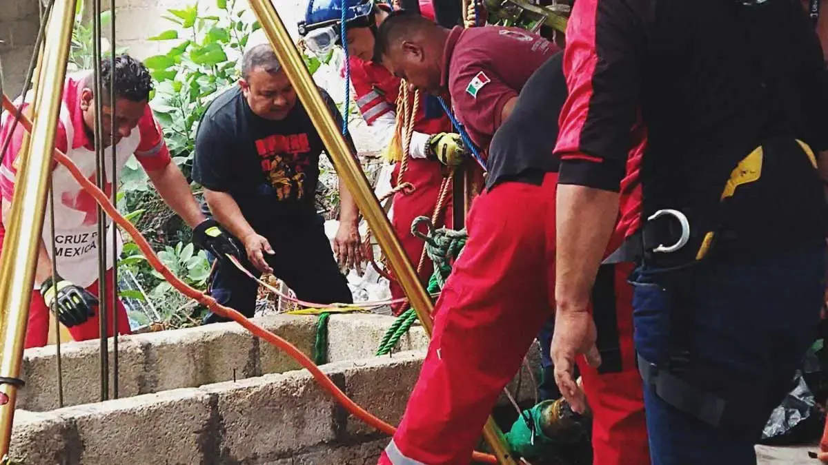 Hombres cayeron a un pozo de 20 metros tras riña en Tehuacán; uno murió