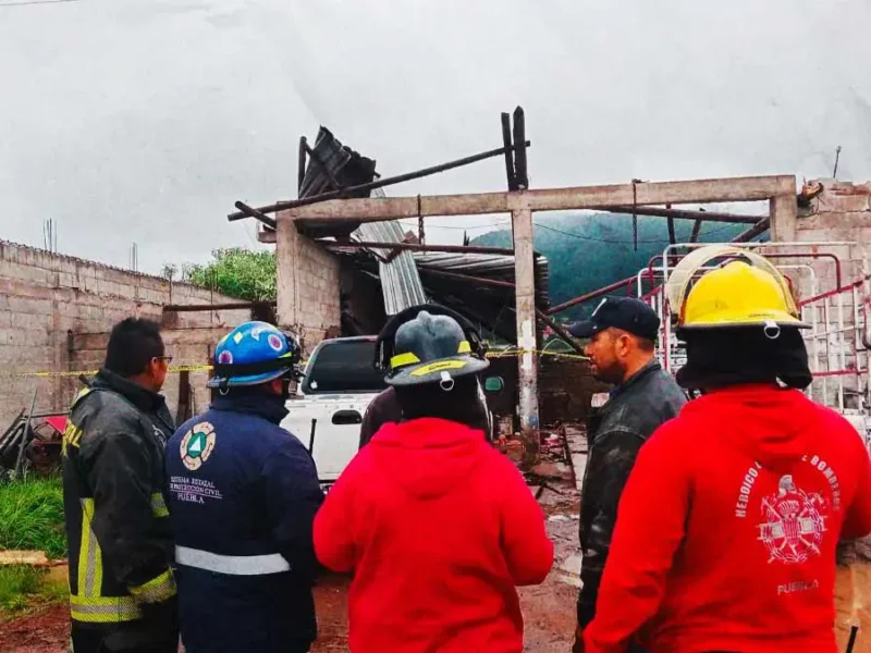 Tornado en Chignahuapan deja daños en casas, invernaderos y vehículos