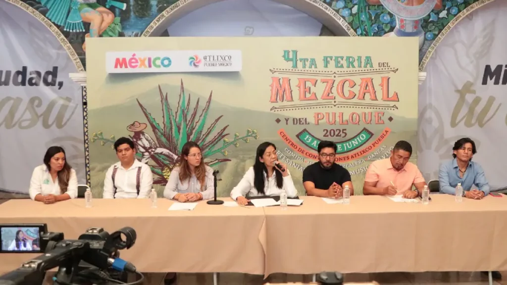 Ariadna Ayala, presidenta municipal, invita a disfrutar de la ferua del mezcal y del pulque en Atlixco