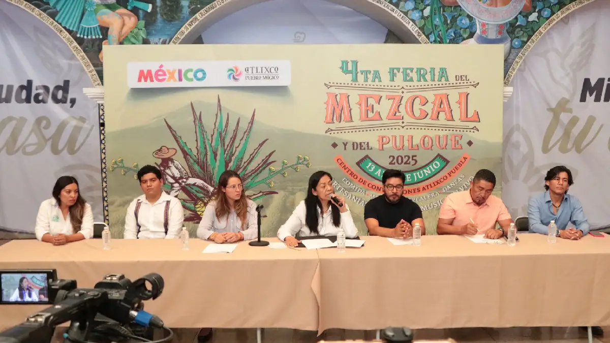 Ariadna Ayala, presidenta municipal, invita a disfrutar de la ferua del mezcal y del pulque en Atlixco