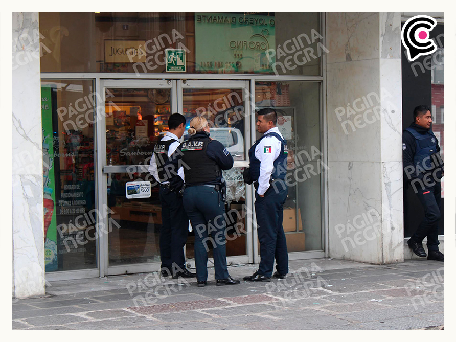 Dan segundo cristalazo en Sanborns del Centro Histórico de Puebla en menos de un mes