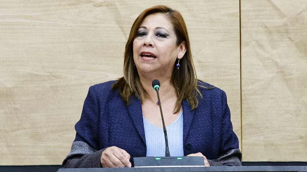 Madre de familia presenta la primera denuncia por ciberasedio en Puebla