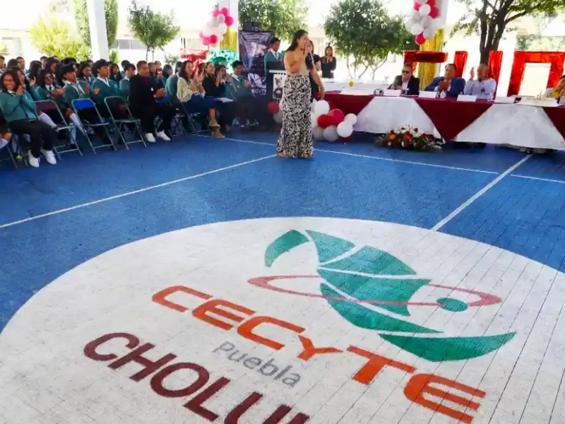 Tonantzin Fernández anuncia pavimentación de la avenida de acceso al CECyTE de Almoloya