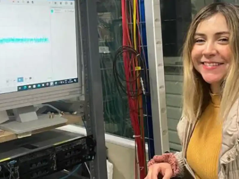 Estudiante de la FCFM-BUAP, galardonada en Suiza con el CMS Award 2025