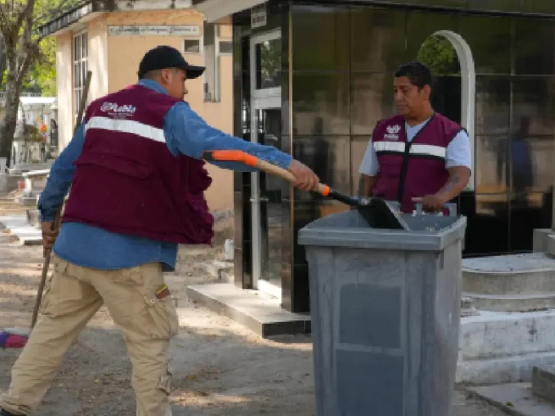 Garantiza Gobierno de la Ciudad seguridad de visitantes al Panteón Municipal por Día del Padre