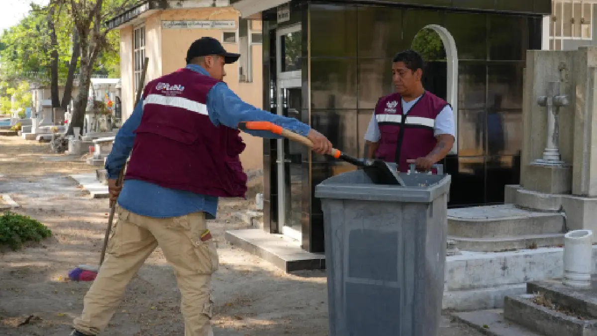 Garantiza Gobierno de la Ciudad seguridad de visitantes al Panteón Municipal por Día del Padre