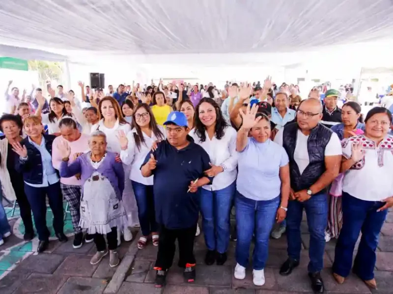Lleva Lupita Cuautle servicios a San Rafael Comac