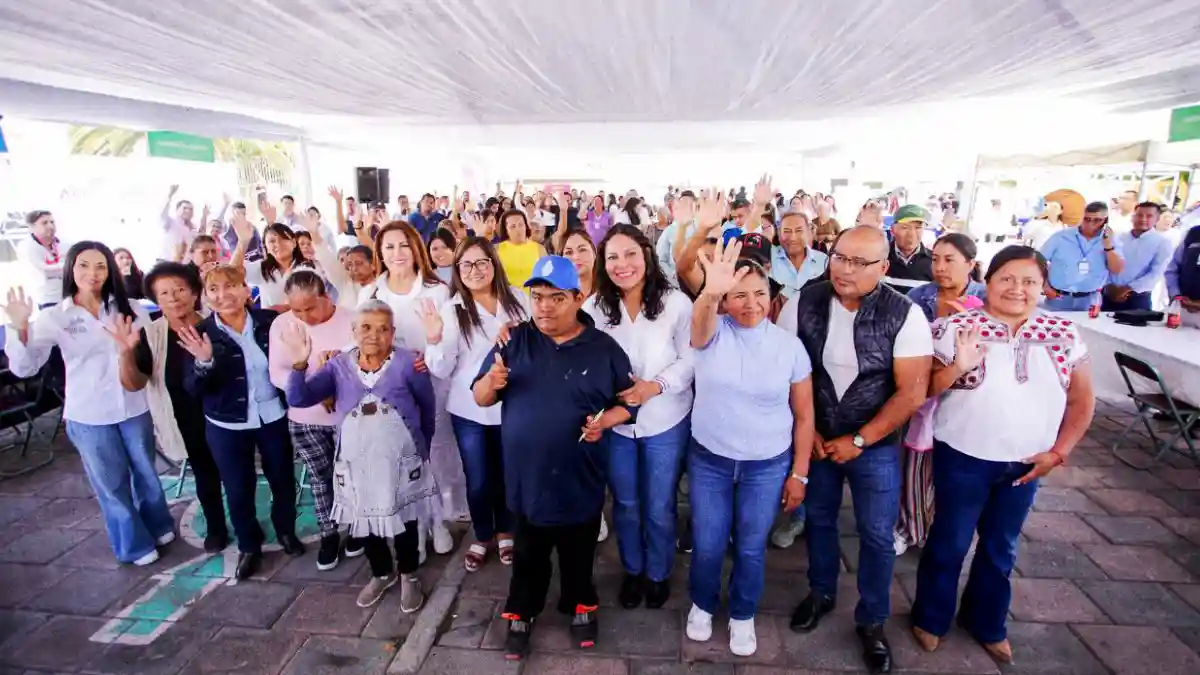 Lleva Lupita Cuautle servicios a San Rafael Comac