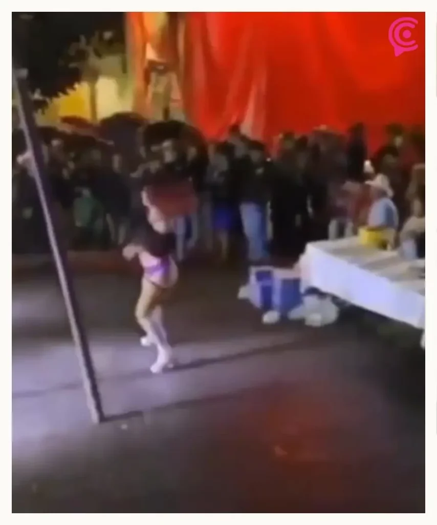 Presidente municipal de Olintla organiza evento del Día del Padre con strippers en plaza pública
