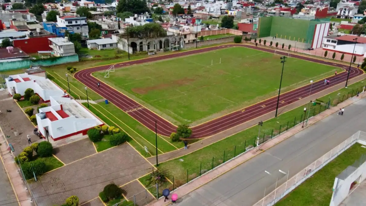 Ayuntamiento de Zacatlán rehabilita parque deportivo Bicentenario