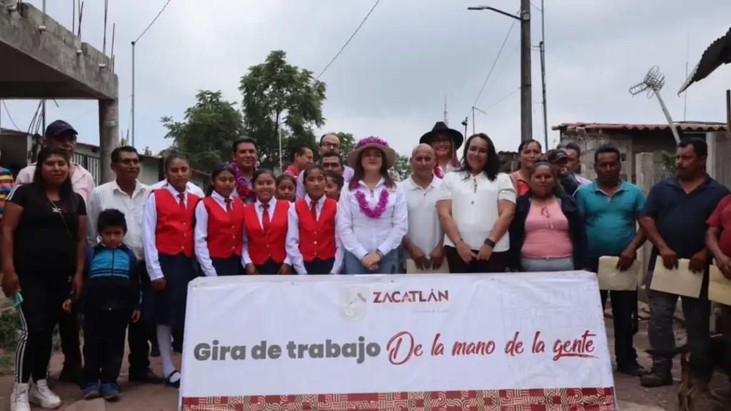 Maratón de obras; Bety Sánchez arranca pavimentación de calle en Jilotzingo