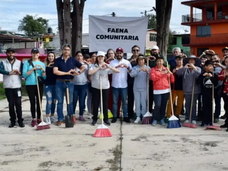Vecinos y Ayuntamiento de Zacatlán dignifican la Unidad Habitacional de El Moral con faena comunitaria